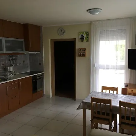 In 39931 Apartman *